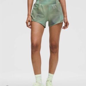 Lululemon Athletica Hotty Hot High-Rise 4” Shorts Size 6